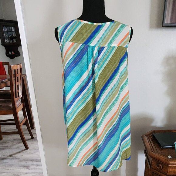 APT 9 V-NECK A-LINE TOP - Picture 2 of 3